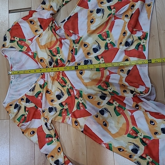 Rosegal size 2x dogs wearing Christmas hats shirt - Picture 4 of 5